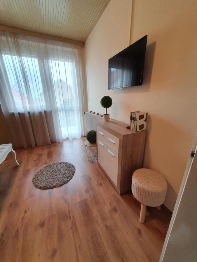 Apartman Ilike Balatonfured Exterior photo