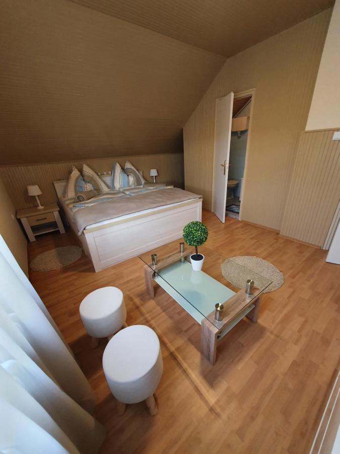 Apartman Ilike Balatonfured Exterior photo